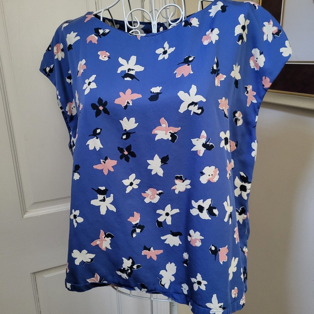 Feminine flowery top blue People Tree size 14